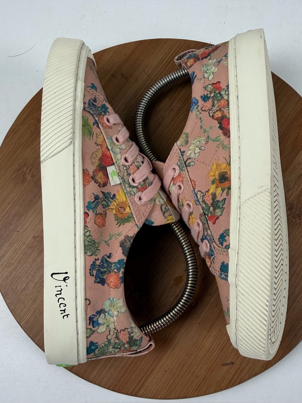 Cariuma x Vincent Van Gogh Museum Low-Top Sneakers - Picture 6 of 10